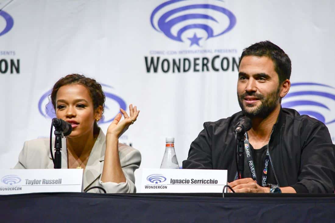 Lost In Space Netflix WonderCon 2018 Cast 39