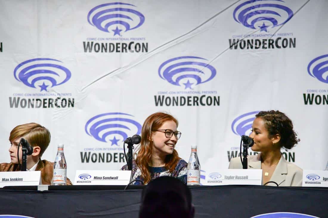 Lost In Space Netflix WonderCon 2018 Cast 21