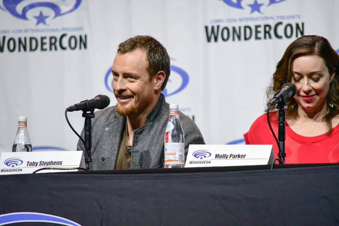 Lost In Space Netflix WonderCon 2018 Cast 09