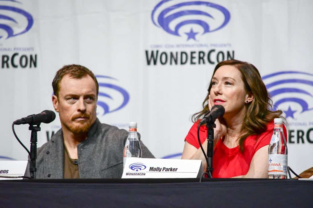 Lost In Space Netflix WonderCon 2018 Cast 12