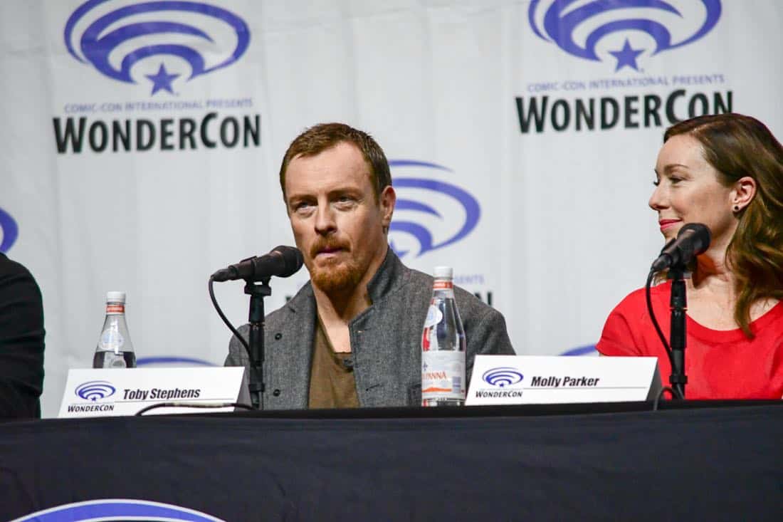 Lost In Space Netflix WonderCon 2018 Cast 07