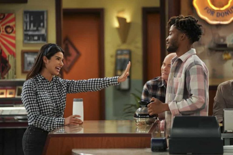 SUPERIOR DONUTS Season 2 Episode 18 Photos Pedal To The Meddle Seat42F