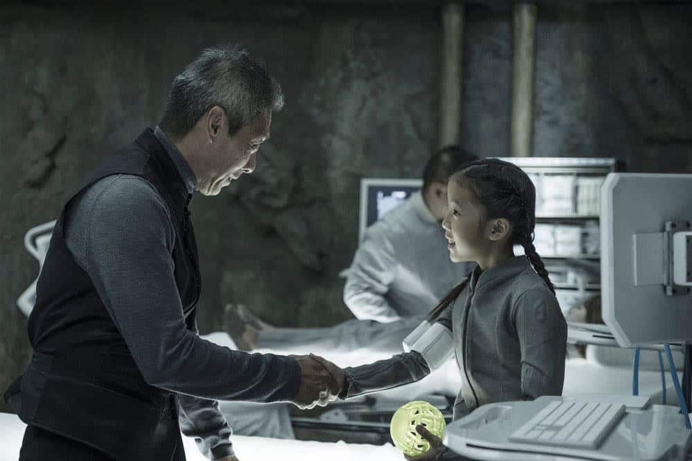 THE EXPANSE Season 3 Episode 3 Photos Assured Destruction 5 THE EXPANSE -- "Assured Destruction" Episode 303 -- Pictured: (l-r) François Chau as Jules-Pierre Mao, Leah Madison Jung as Mei -- (Photo by: Rafy/Syfy)