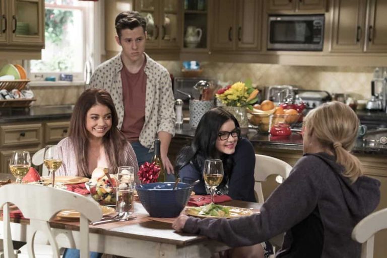 MODERN FAMILY Season 9 Episode 20 Photos Mother Seat42F