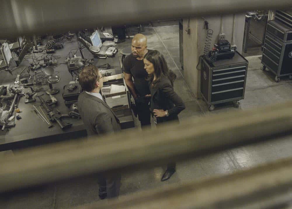 SWAT Episode 20 Season 1 Vendetta 16
