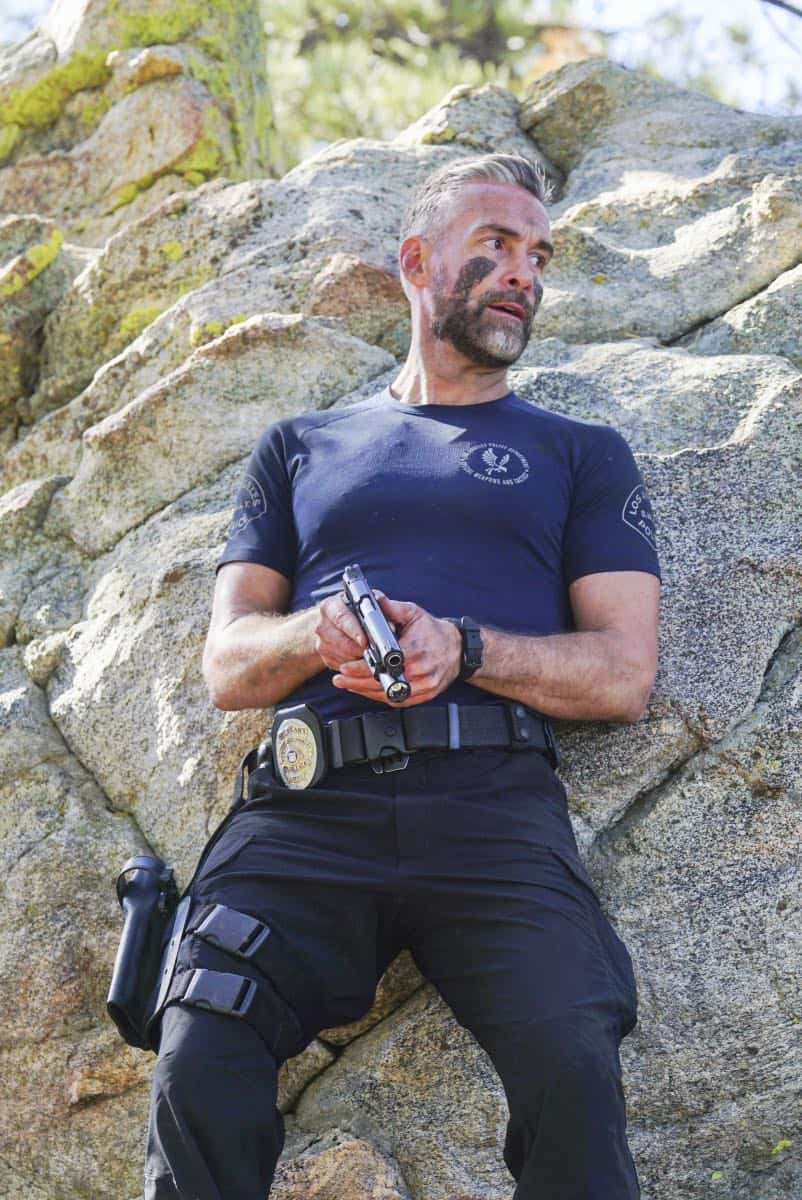 SWAT Episode 21 Season 1 Hunted 5