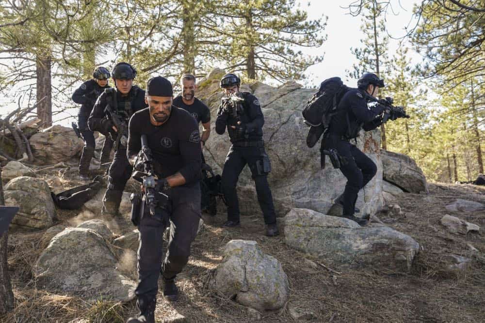 SWAT Episode 21 Season 1 Hunted 8