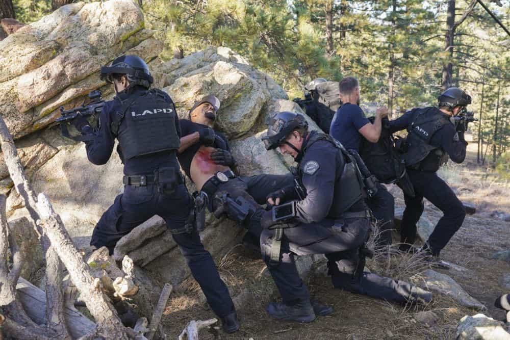 SWAT Episode 21 Season 1 Hunted 9