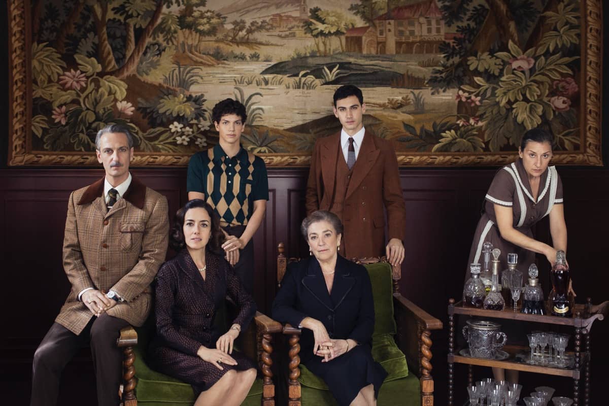 Someone Has To Die Netflix Cast