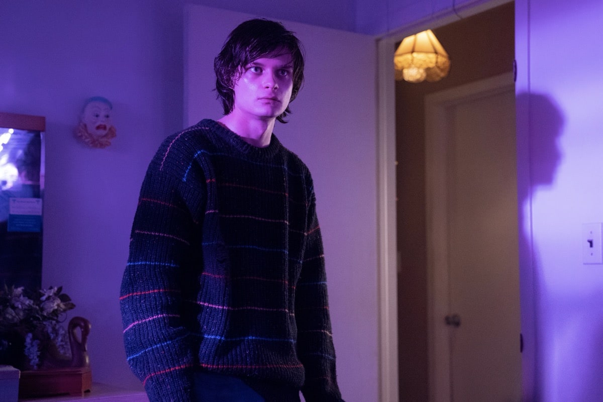 Monsterland -- "Eugene, OR" -- Episode 102 -- A lonely teen encounters an unwelcome guest. Nick (Charlie Tahan), shown. (Photo by: Barbara Nitke/Hulu)