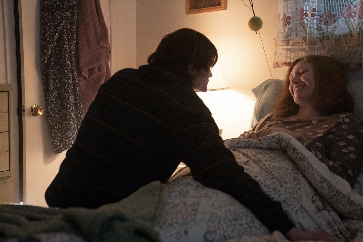 Monsterland -- "Eugene, OR" -- Episode 102 -- A lonely teen encounters an unwelcome guest. Nick (Charlie Tahan) and Gayle (Sherry Jo Ward), shown. (Photo by: Patrick Harbron/Hulu)