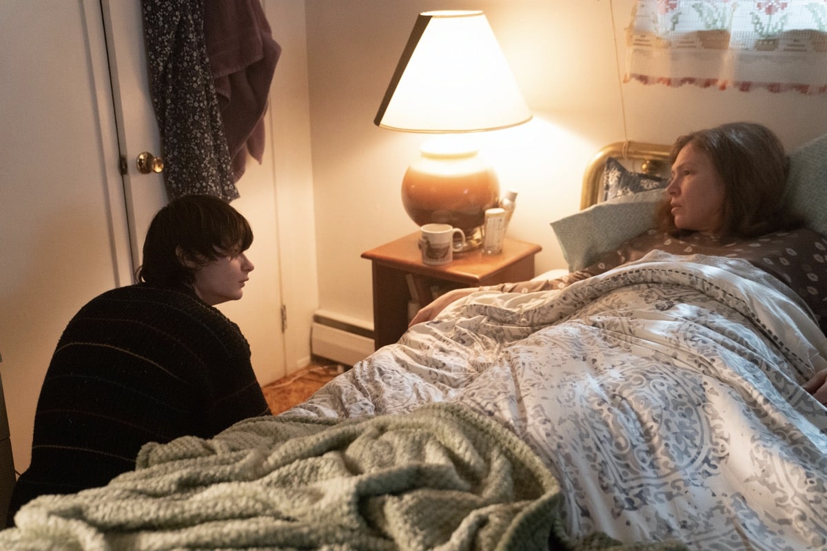 Monsterland -- "Eugene, OR" -- Episode 102 -- A lonely teen encounters an unwelcome guest. Nick (Charlie Tahan) and Gayle (Sherry Jo Ward), shown. (Photo by: Patrick Harbron/Hulu)