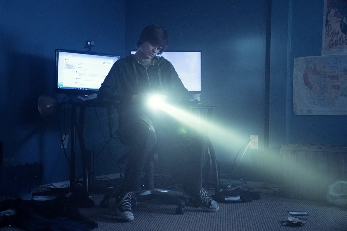 Monsterland -- "Eugene, OR" -- Episode 102 -- A lonely teen encounters an unwelcome guest. Nick (Charlie Tahan), shown. (Photo by: Barbara Nitke/Hulu)