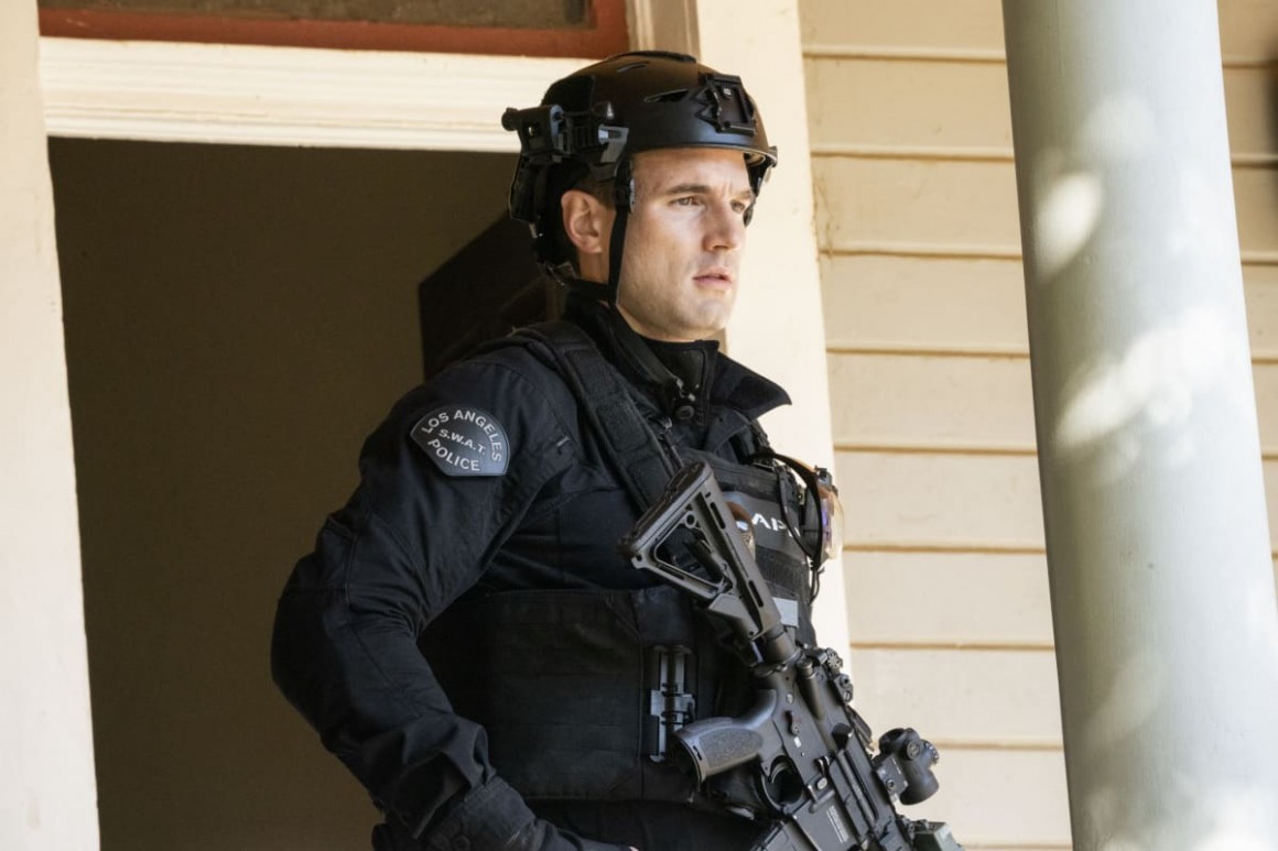 Swat Saison 4 Episode 8 S.W.A.T. Season 4 Episode 8 Photos Crusade | Seat42F