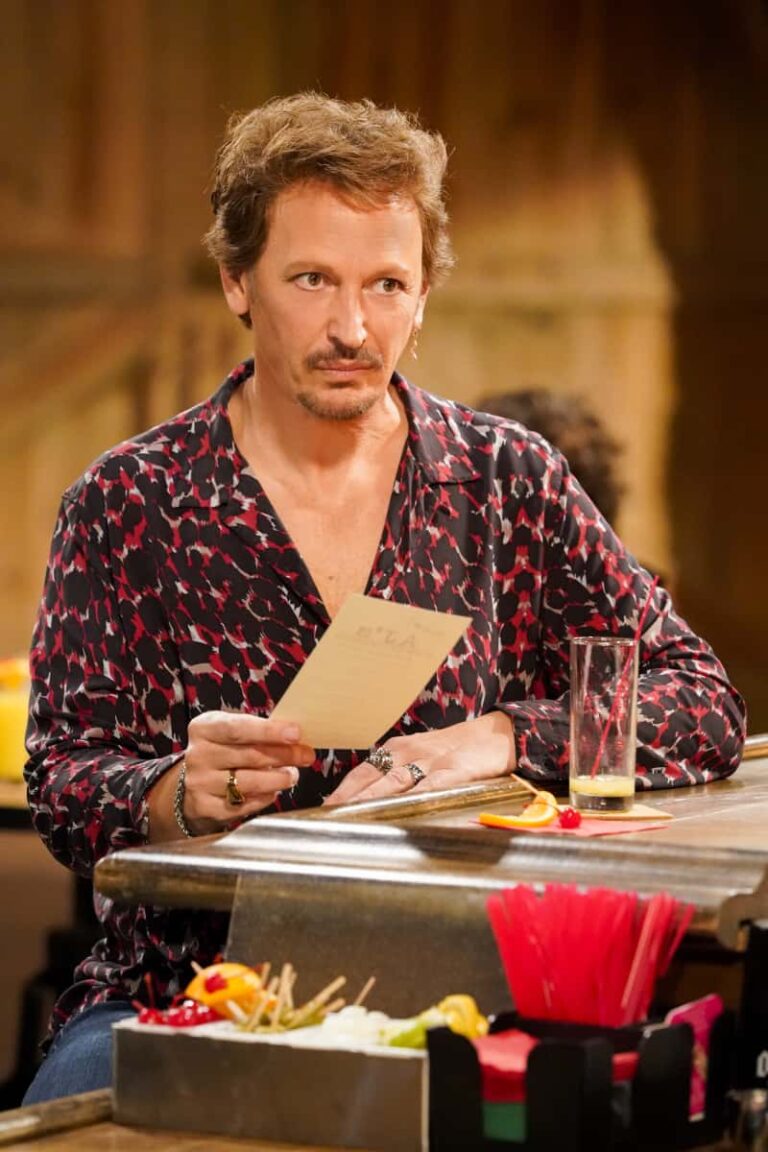 MOM Season 8 Episode 12 Photos Tiny Dancer And An Impromptu Picnic