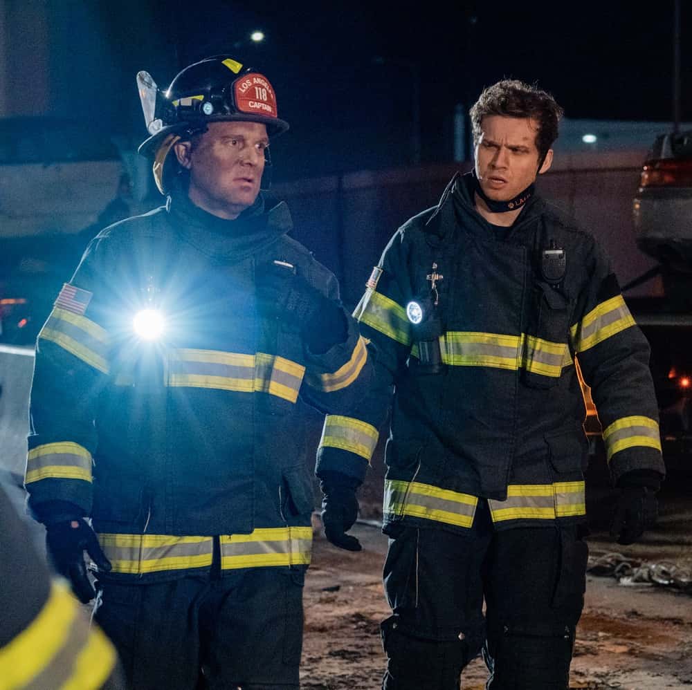 9-1-1 Season 4 Episode 9 Photos Blindsided 4 9-1-1 Season 4 Episode 9 : L-R: Peter Krause and Oliver Stark in the “Breaking Point” episode of 9-1-1 airing Monday, April 19 (8:00-9:00 PM ET/PT) on FOX. CR: FOX. © 2021 FOX Media LLC.