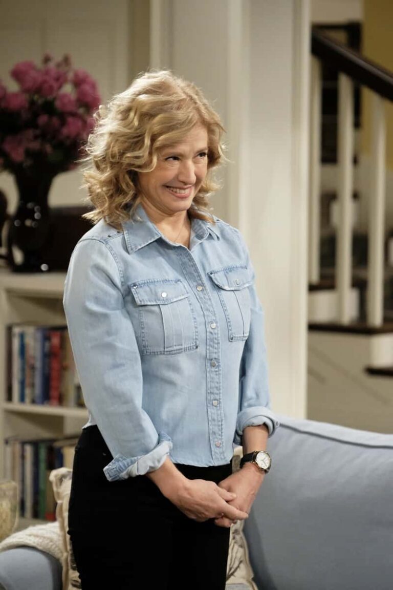 LAST MAN STANDING Season 9 Episode 16 Photos Parentnormal Activity