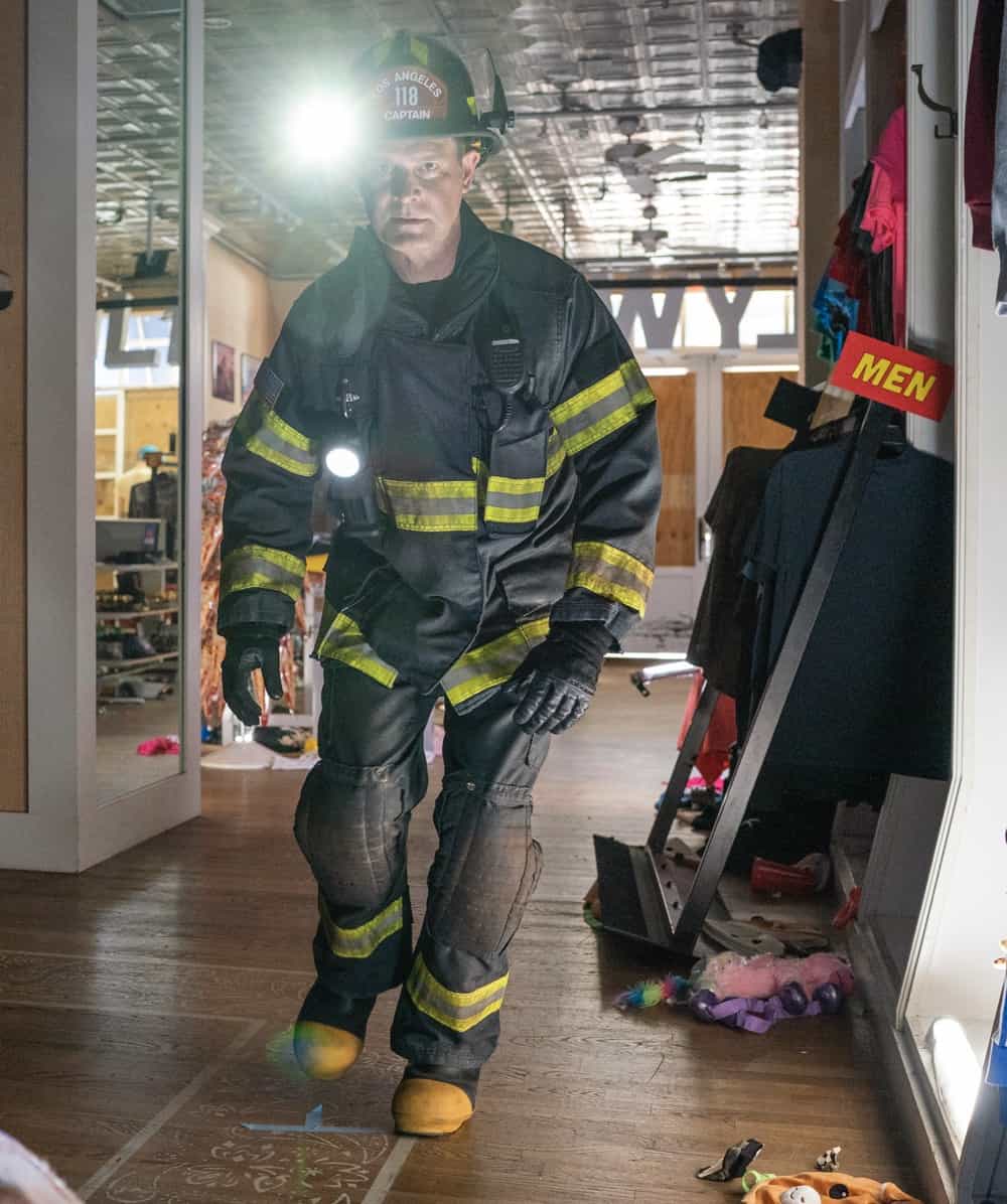 911 Season 5 Episode 2 Photos Desperate Times 5 911 Season 5 Episode 2: Peter Krause in the “Desperate Times” episode of 9-1-1 airing Monday, Sep. 27 (8:00-9:00 PM ET/PT) on FOX. © 2021 FOX MEDIA LLC. CR: Jack Zeman /FOX.