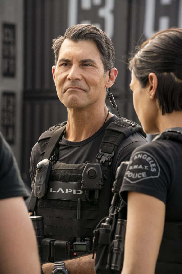 swat-season-5-episode-3-photos-27-david-seat42f