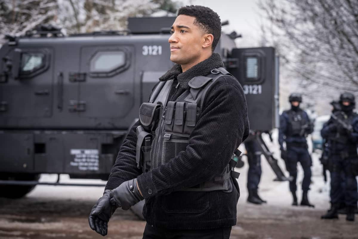 FBI INTERNATIONAL Season 1 Episode 10 "Close to the Sun" – Kellett and the Fly Team reluctantly join an investigation in Northern Ireland, when one of Kellett’s shifty yet valuable informants who’s arrested for his connection to a robbery and murder, calls her to help clear his name, on the CBS Original series FBI: INTERNATIONAL, Tuesday, Jan. 11 (9:00-10:00 PM, ET/PT) on the CBS Television Network, and available to stream live and on demand on Paramount+*.  Pictured (L-R) -  Luke Kleintank as Special Agent Scott Forrester Heida Reed as Special Agent Jamie Kellett Carter Redwood as Special Agent Andre Raines Vinessa Vidotto as Special Agent Cameron Vo Christiane Paul as Europol Agent Katrin Jaeger  Photo: Nelly Kiss CBS©2021 CBS Broadcasting Inc. All Rights Reserved.