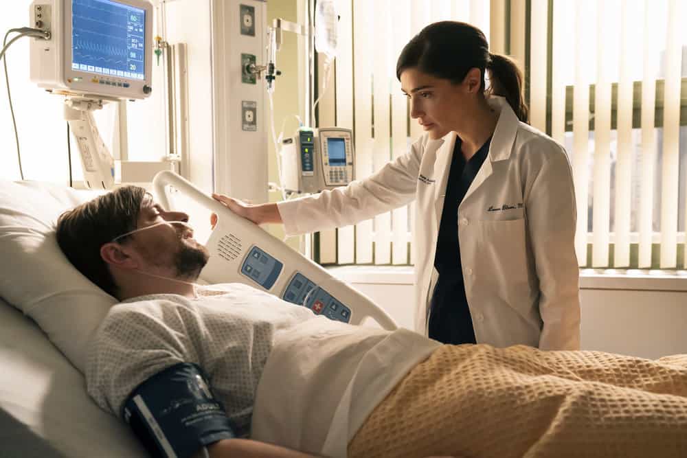 NEW AMSTERDAM Season 4 Episode 12 Photos The Crossover 11 NUP 196066 00151