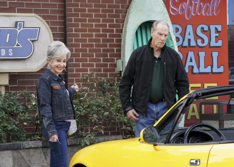 YOUNG SHELDON Season 5 Episode 16 Photos A Suitcase Full Of Cash And A