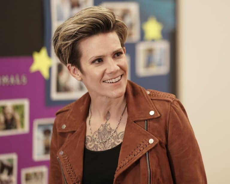 A MILLION LITTLE THINGS Season 4 Episode 14 Photos School Ties | Seat42F