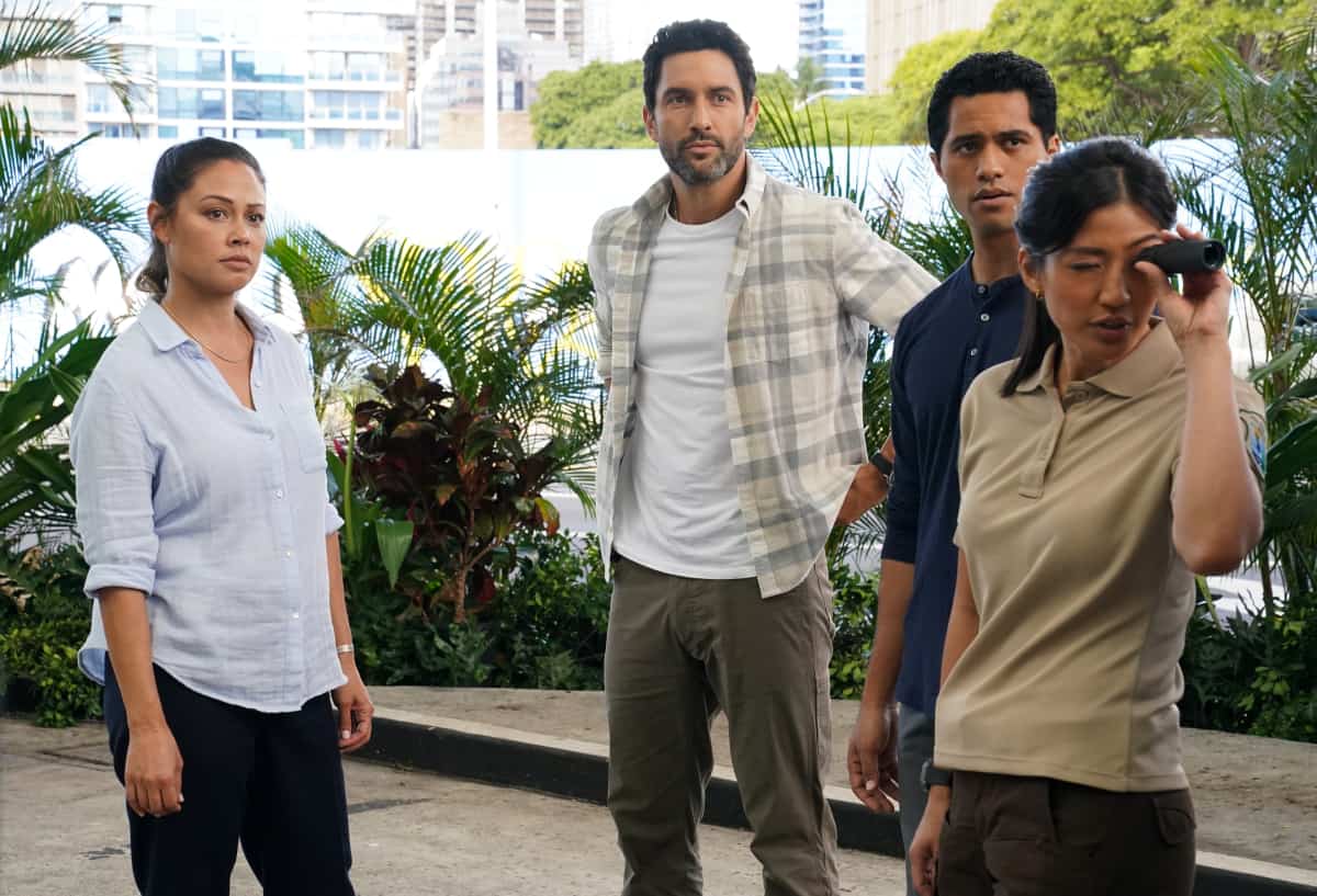 NCIS HAWAII Season 1 Episode 19 “Nurture” – The NCIS team investigates a shipwreck carrying exotic animals that now threaten the native wildlife on Oahu. Also, Alex sustains a career-ending injury and Kai asks Melanie, a fish and wildlife agent, out on a date, on the CBS Original series NCIS: HAWAI`I, Monday, April 18 (10:00-11:00 PM, ET/PT) on the CBS Television Network, and available to stream live and on demand on Paramount+*. Pictured: Vanessa Lachey as Jane Tennant, Noah Mills as Jesse Boone, Alex Tarrant as Kai Holman, and Alisa Allapach as Melanie Dawes. Photo: Karen Neal/CBS ©2022 CBS Broadcasting, Inc. All Rights Reserved.