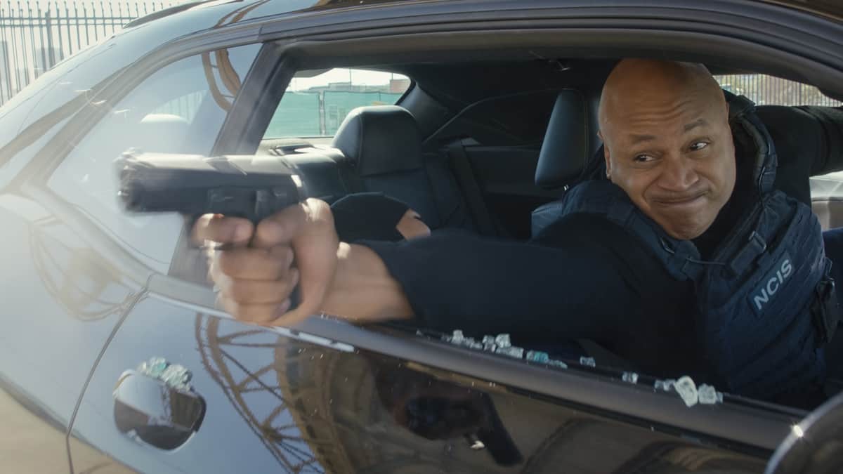 NCIS LOS ANGELES Season 13 Episode 19 “Live Free or Die Standing” – The NCIS team works with DEA Agent Talia Del Campo (Mercedes Mason) to find a missing whistleblower set to testify against gun manufacturers marketing to drug cartels, on the second of back-to-back episodes of the CBS Original series NCIS: LOS ANGELES, Sunday, May 1 (9:00-10:00 PM, ET/PT) on the CBS Television Network, and available to stream live and on demand on Paramount+*. The episode was directed by series star Daniela Ruah and written by series star Eric Christian Olsen.  Pictured (L-R): LL COOL J (Special Agent Sam Hanna). Photo Credit: CBS ©2022 CBS Broadcasting, Inc. All Rights Reserved. Highest quality screengrab available.