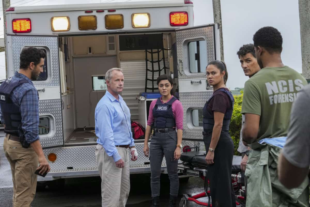 NCIS HAWAII Season 1 Episode 22 “Ohana” – Captain Milius (Enver Gjokaj) continues to work with Tennant and her team in the aftermath of the prisoner exchange between the U.S. and eastern Europe. Also, Whistler takes Ernie’s advice and makes a grand gesture in the hope of winning Lucy back, on the conclusion of the two-part season finale of the CBS Original series NCIS: HAWAI’I, Monday, May 23 (10:00-11:00 PM, ET/PT) on the CBS Television Network, and available to stream live and on demand on Paramount+*. Pictured: Noah Mills as Jesse, Yasmine Al-Bustami as Lucy Tara, Vanessa Lachey as Jane Tennant, Enver Gjokaj as Capt. Milius, and Sharif Atkins as Norman ‘Boom Boom’ Gates. Photo: Karen Neal/CBS ©2022 CBS Broadcasting, Inc. All Rights Reserved.