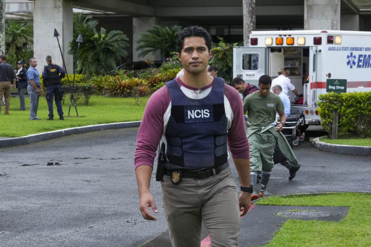 NCIS HAWAII Season 1 Episode 22 “Ohana” – Captain Milius (Enver Gjokaj) continues to work with Tennant and her team in the aftermath of the prisoner exchange between the U.S. and eastern Europe. Also, Whistler takes Ernie’s advice and makes a grand gesture in the hope of winning Lucy back, on the conclusion of the two-part season finale of the CBS Original series NCIS: HAWAI’I, Monday, May 23 (10:00-11:00 PM, ET/PT) on the CBS Television Network, and available to stream live and on demand on Paramount+*. Pictured: Alex Tarrant as Kai Holman. Photo: Karen Neal/CBS ©2022 CBS Broadcasting, Inc. All Rights Reserved.