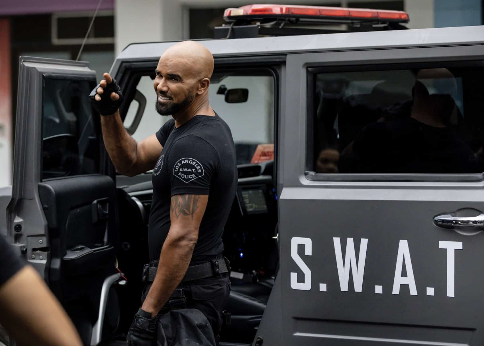 SWAT Season 6 Episode 1 Photos Thai Hard Seat42F SWAT Season 6 Episode 1 Photos Thai Hard Seat42F