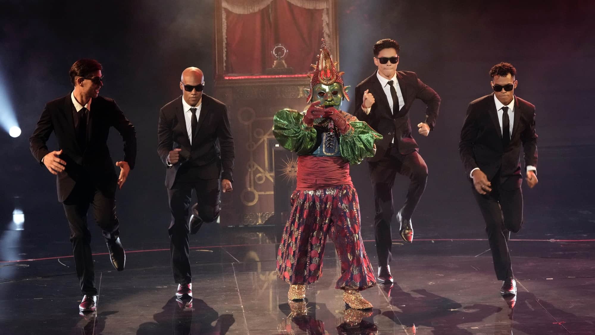 THE MASKED SINGER Season 8 Episode 3 Photos TV Theme Night 6 THE MASKED SINGER Season 8 Episode 3: Fortune Teller in the “TV Theme Night” episode of THE MASKED SINGER airing Wednesday, Oct. 5 (8:00-9:00 PM ET/PT) on FOX. © 2022 FOX Media LLC. CR: Michael Becker / FOX.