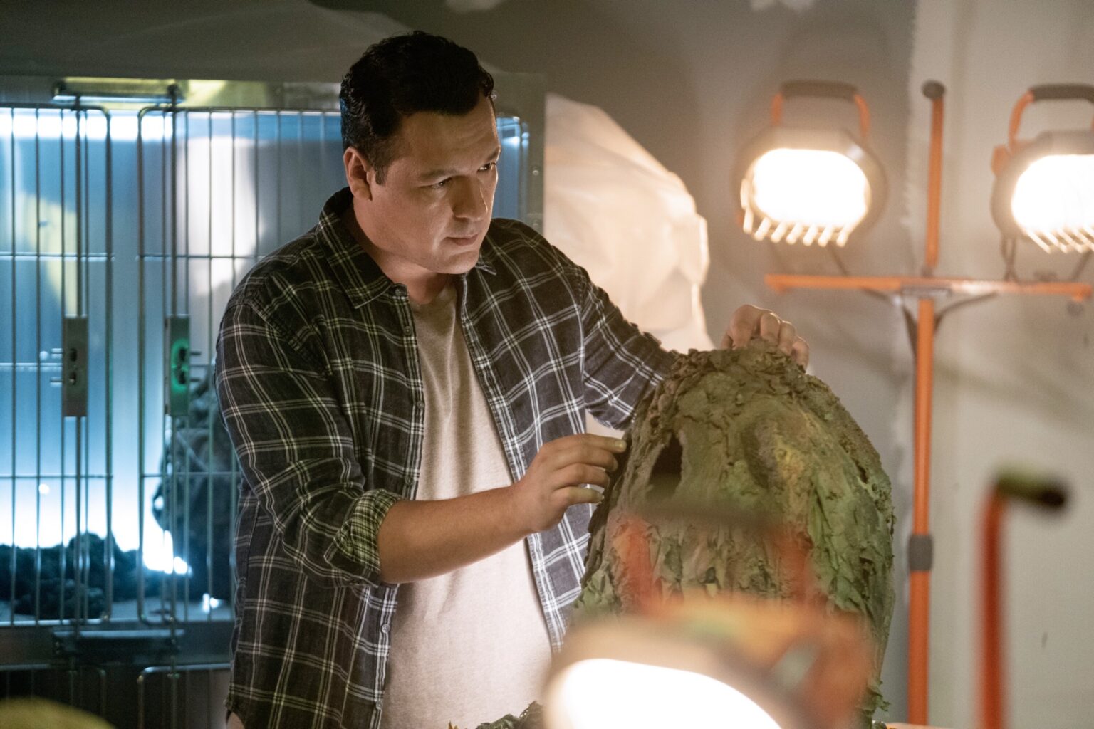 CSI VEGAS Season 2 Episode 2 Photos The Painted Man Seat42F