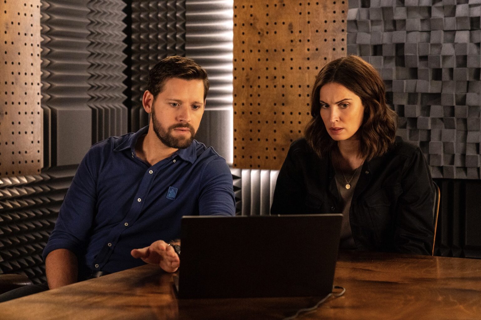 FBI INTERNATIONAL Season 2 Episode 4 Photos Copper Pots And Daggers