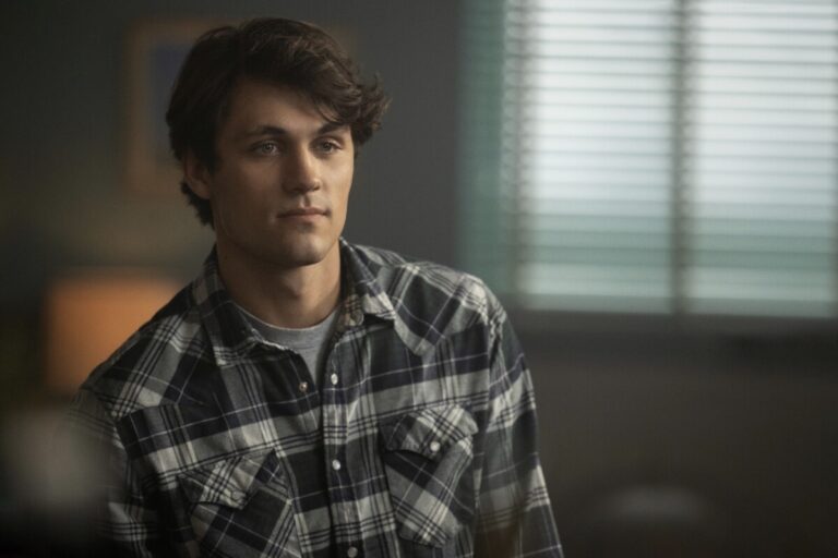 THE WINCHESTERS Season 1 Episode 1 Photos Pilot Seat42F