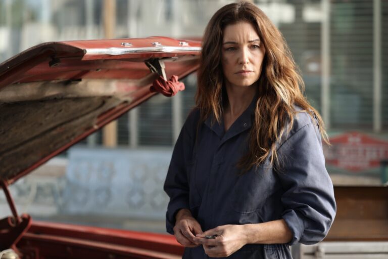 THE WINCHESTERS Season 1 Episode 1 Photos Pilot Seat42F