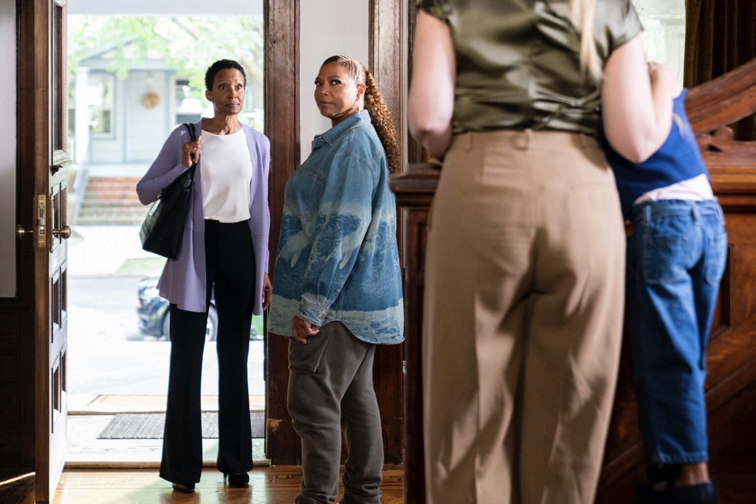 THE EQUALIZER Season 3 Episode 3 Photos Gaslight Seat42F