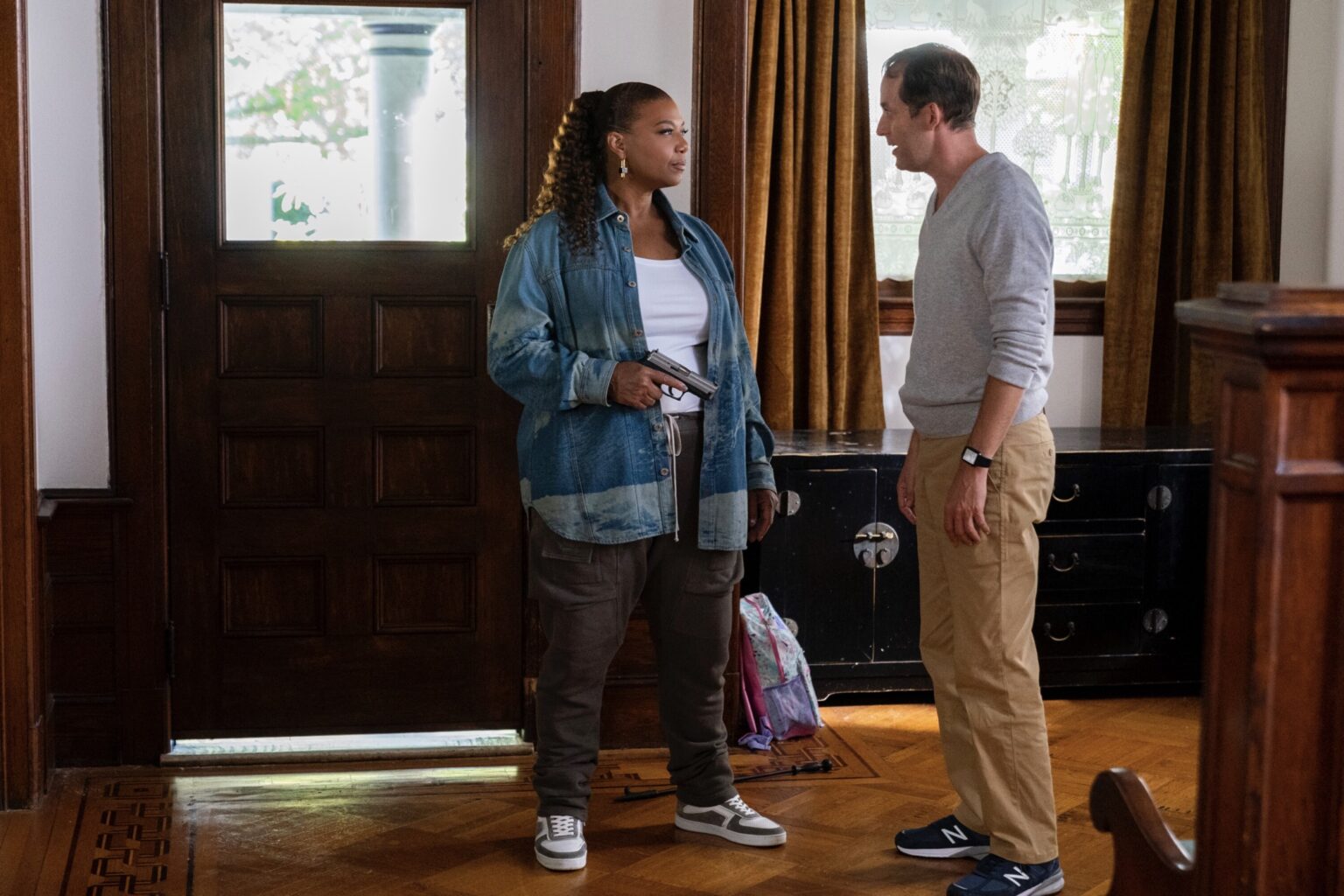 THE EQUALIZER Season 3 Episode 3 Photos Gaslight Seat42F