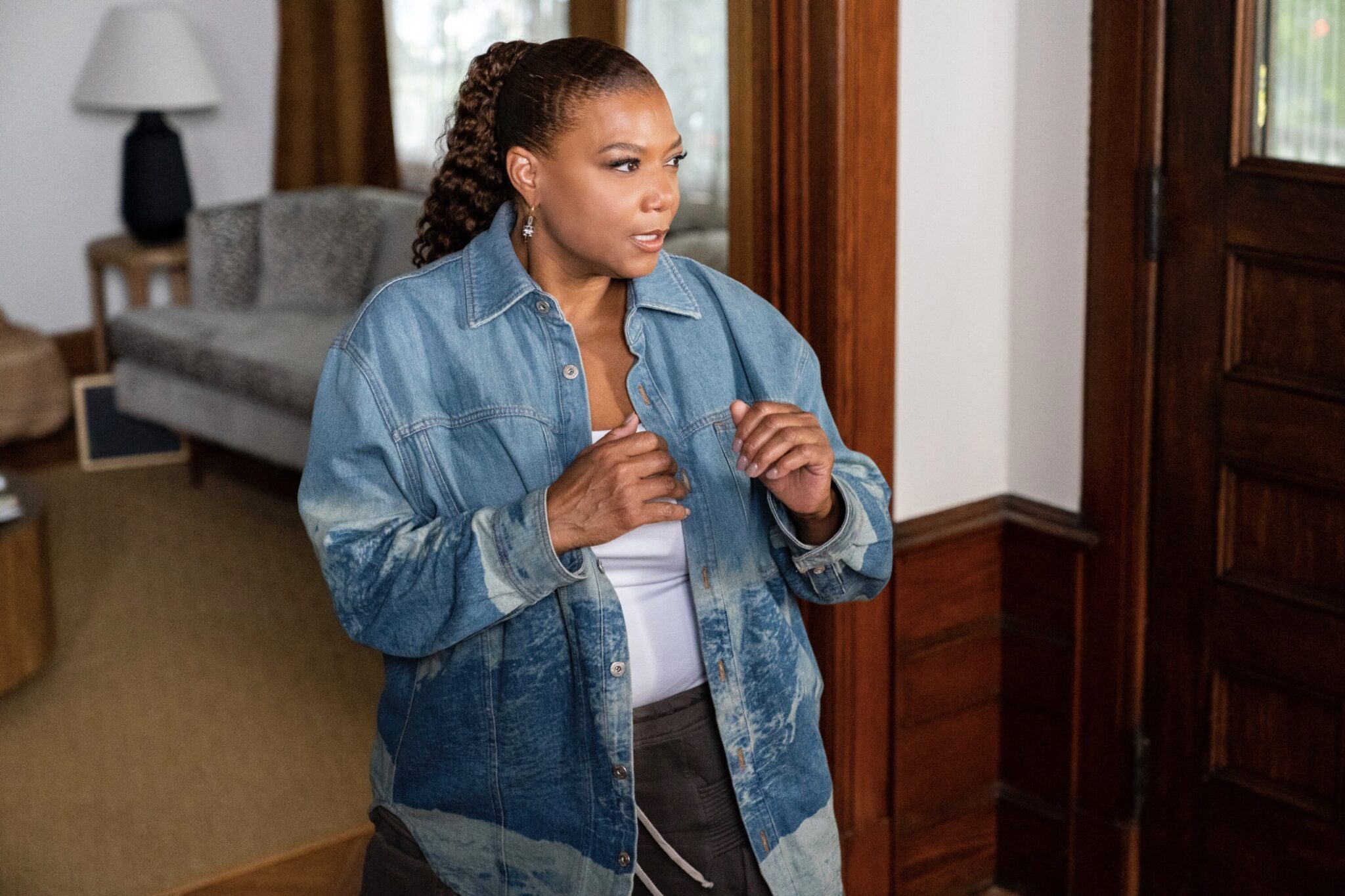 THE EQUALIZER Season 3 Episode 3 Photos Gaslight Seat42F