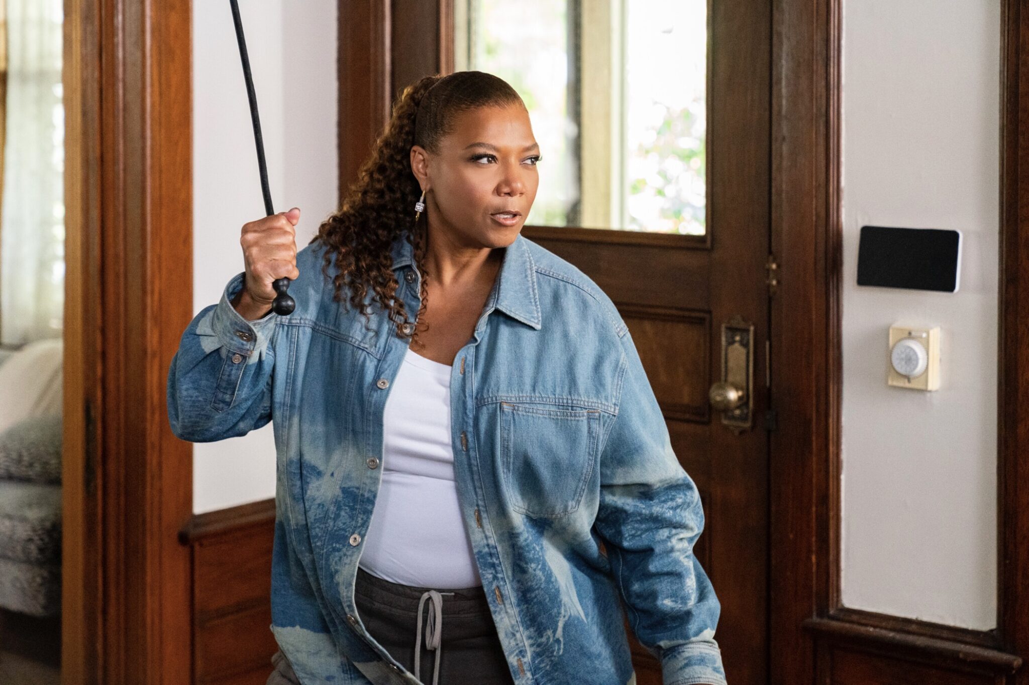 THE EQUALIZER Season 3 Episode 3 Photos Gaslight Seat42F