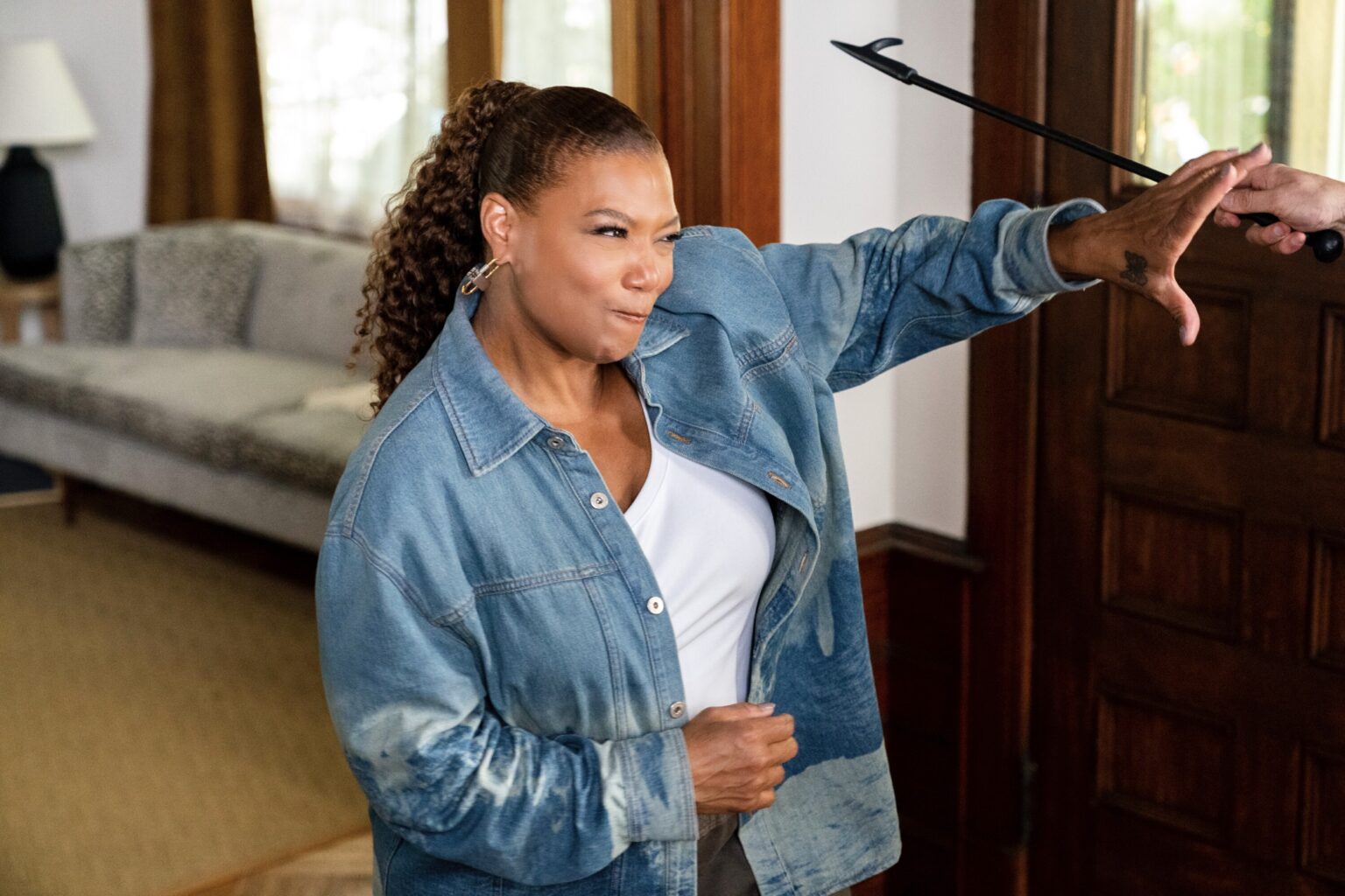 THE EQUALIZER Season 3 Episode 3 Photos Gaslight Seat42F