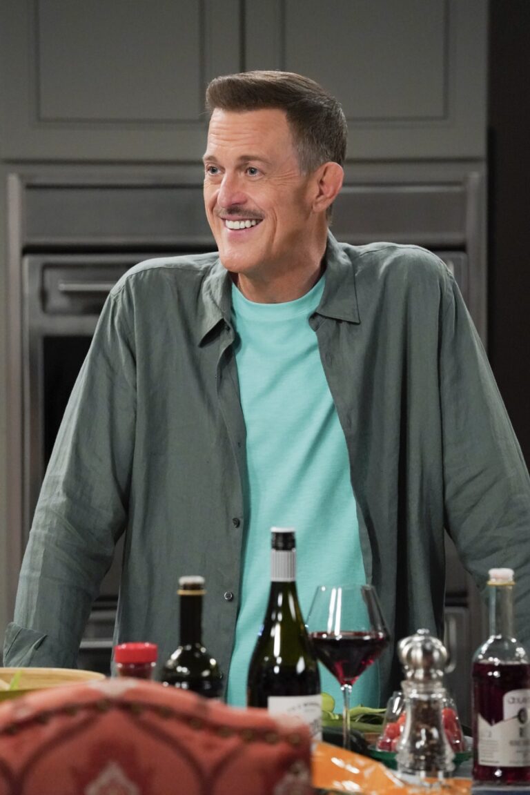 BOB HEARTS ABISHOLA Season 4 Episode 5 Photos Kicked Outta The Dele