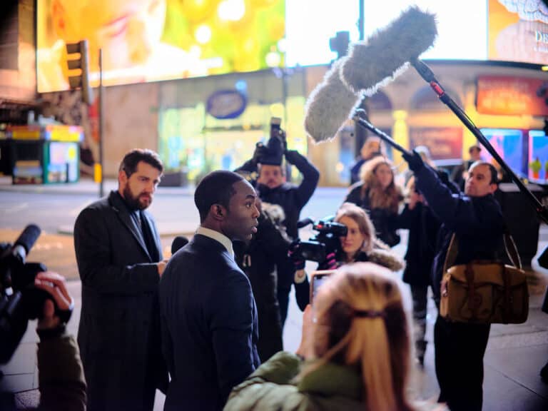 THE CAPTURE Season 2 Promo Photos Seat42F