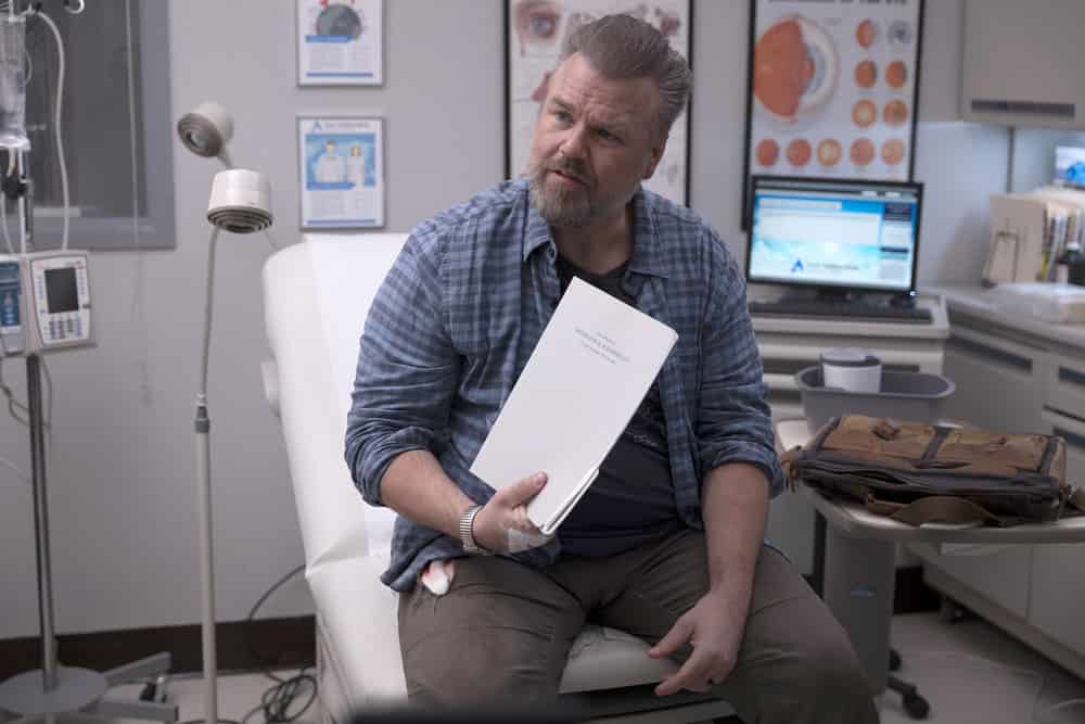 NEW AMSTERDAM Season 5 Episode 11 -- "Falling" Episode 511 -- Pictured: Tyler Labine as Dr. Iggy Frome -- (Photo by: Francisco Roman/NBC)