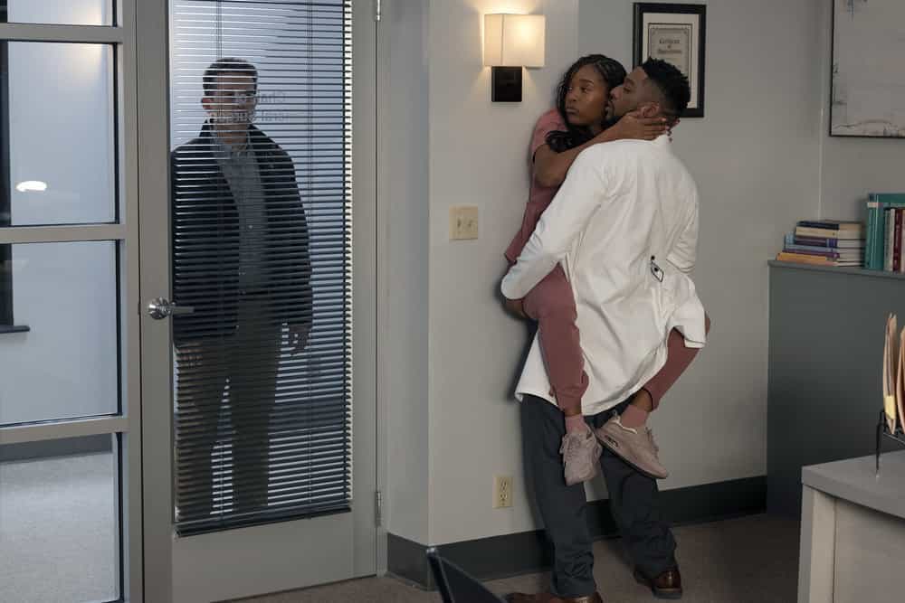 NEW AMSTERDAM Season 5 Episode 11 -- "Falling" Episode 511 -- Pictured: (l-r) Toya Turner as Gabrielle, Jocko Sims as Dr. Floyd Reynolds -- (Photo by: Francisco Roman/NBC)