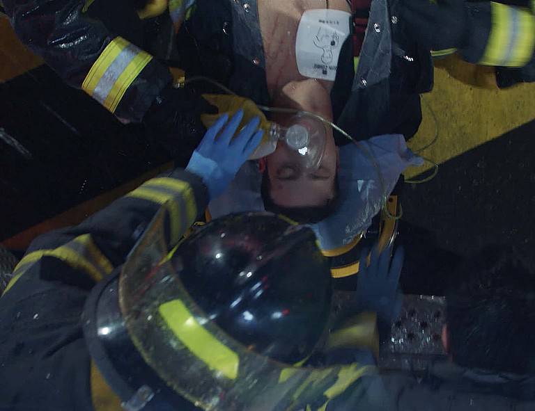 new-911-season-6-episode-11-photos-cast-plot-spoilers