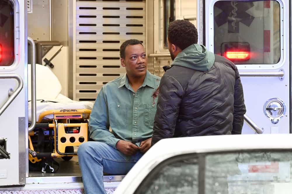 CHICAGO P.D. -- "The Bleed Valve" Episode 1019 -- Pictured: (l-r) Erik LaRay Harvey as Lew Atwater, LaRoyce Hawkins as Kevin Atwater -- (Photo by: Lori Allen/NBC)