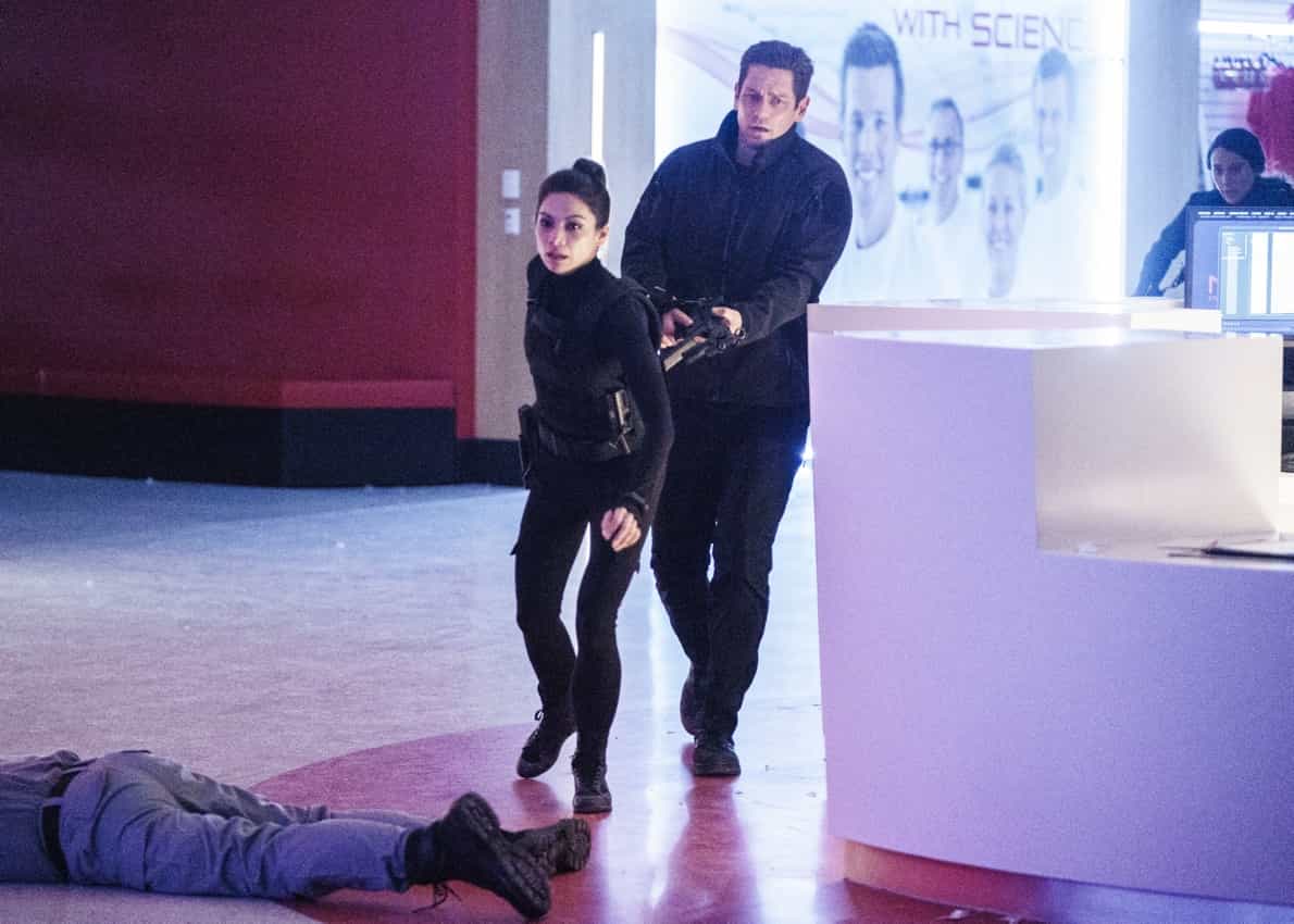 TRUE LIES Season 1 Episode 13 picture “Waking Dreams” – With an Omega Sector spy missing, the entire agency searches for clues. Harry and Helen’s relationship with each other, their team and reality itself, is tested in unimaginable ways, even for the best of spies and spouses, on the conclusion of the two-part first season finale of the CBS Original series TRUE LIES, Wednesday, May 17 (10:00-11:00 PM, ET/PT) on the CBS Television Network, and available on the CBS app and streaming on Paramount+*. Pictured L to R: Ginger Gonzaga as Helen Tasker and Steve Howey as Harry Tasker. Photo: Jace Downs/CBS ©2023 CBS Broadcasting, Inc. All Rights Reserved.