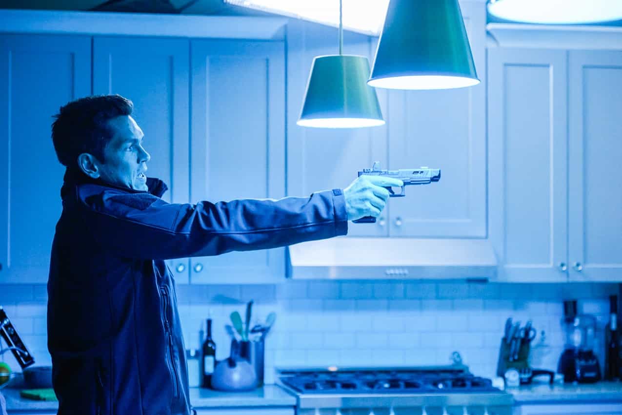 TRUE LIES Season 1 Episode 13 “Waking Dreams” – With an Omega Sector spy missing, the entire agency searches for clues. Harry and Helen’s relationship with each other, their team and reality itself, is tested in unimaginable ways, even for the best of spies and spouses, on the conclusion of the two-part first season finale of the CBS Original series TRUE LIES, Wednesday, May 17 (10:00-11:00 PM, ET/PT) on the CBS Television Network, and available on the CBS app and streaming on Paramount+*. Pictured: Steve Howey as Harry Tasker. Photo: Tom Griscom/CBS ©2023 CBS Broadcasting, Inc. All Rights Reserved.